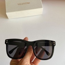 Valentino Garavani S008 Squared Acetate Sunglasses Black