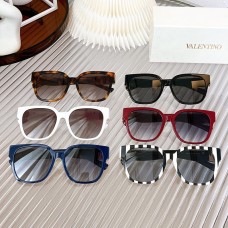 Valentino Garavani VA4111 Squared Acetate Frame Roman Stud