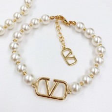 Valentino Garavani VLogo Signature Bracelet With Pearls In White