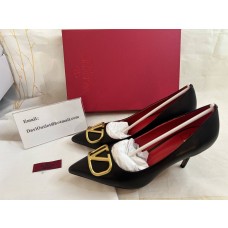 Valentino Garavani Vlogo Signature Pumps Calfskin Black